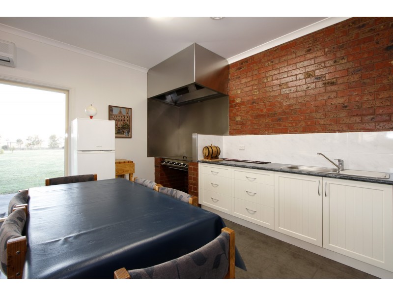 8 Jemma Court, Wurruk VIC 3850