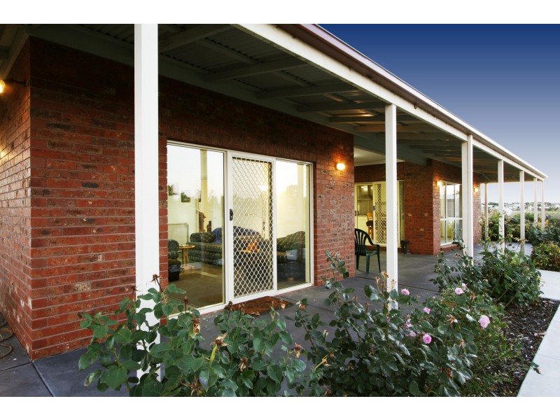 8 Jemma Court, Wurruk VIC 3850