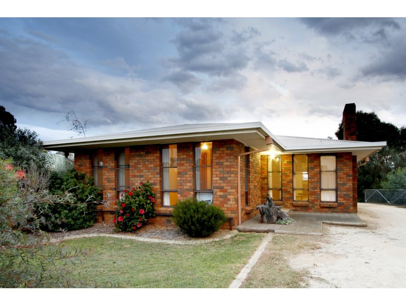 12 Thompson Street, Stratford VIC 3862