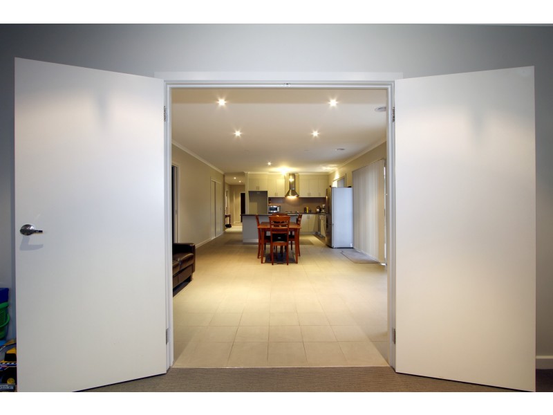 32 Dryden Place, Sale VIC 3850