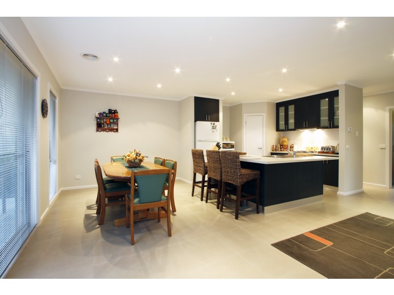 14 Dryden Place, Sale VIC 3850