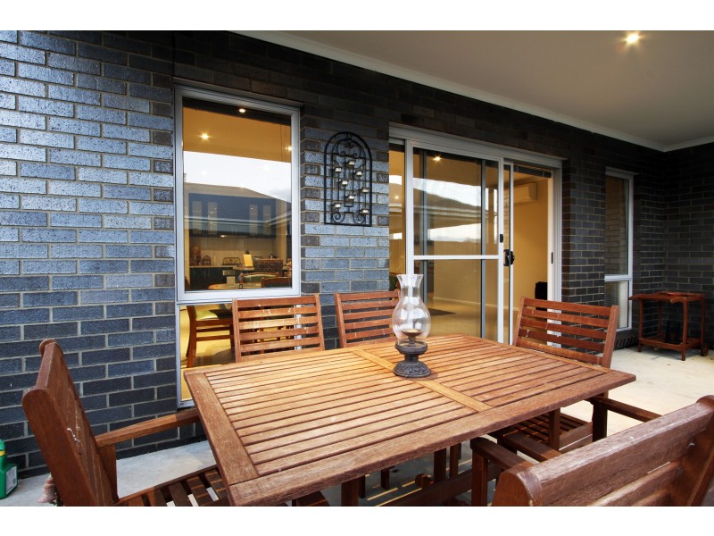 14 Dryden Place, Sale VIC 3850