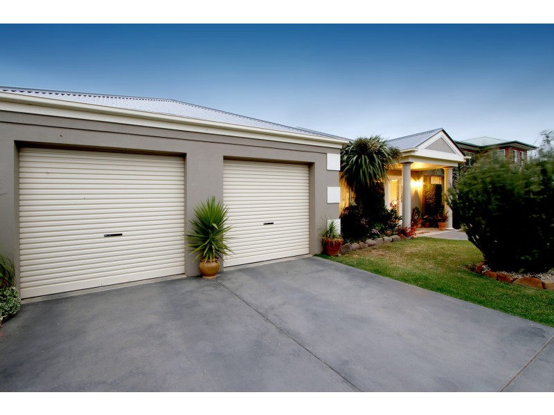 8 Greenaway Court, Sale VIC 3850