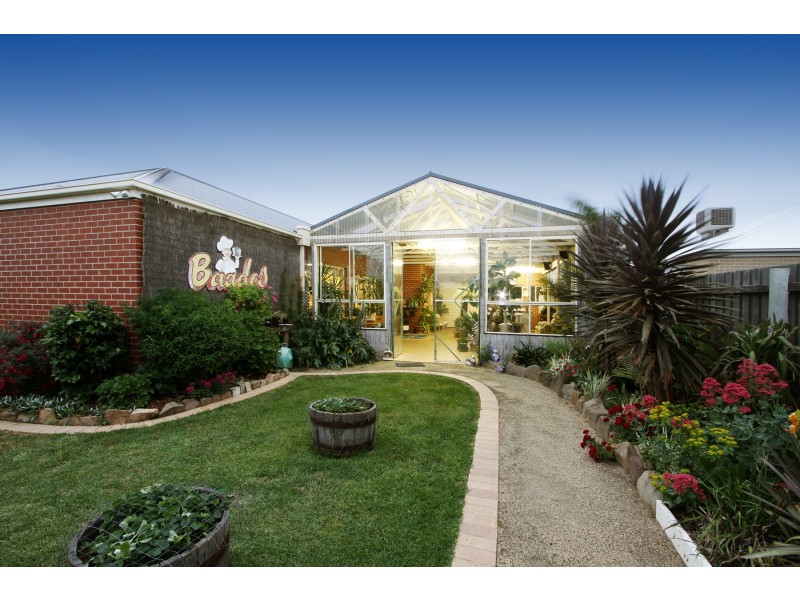 8 Greenaway Court, Sale VIC 3850
