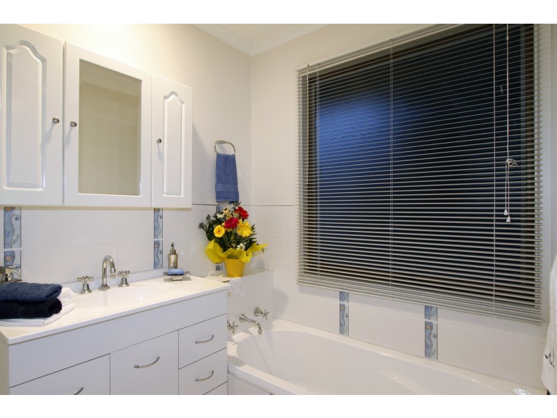 21 Wellingtn Drive, Sale VIC 3850