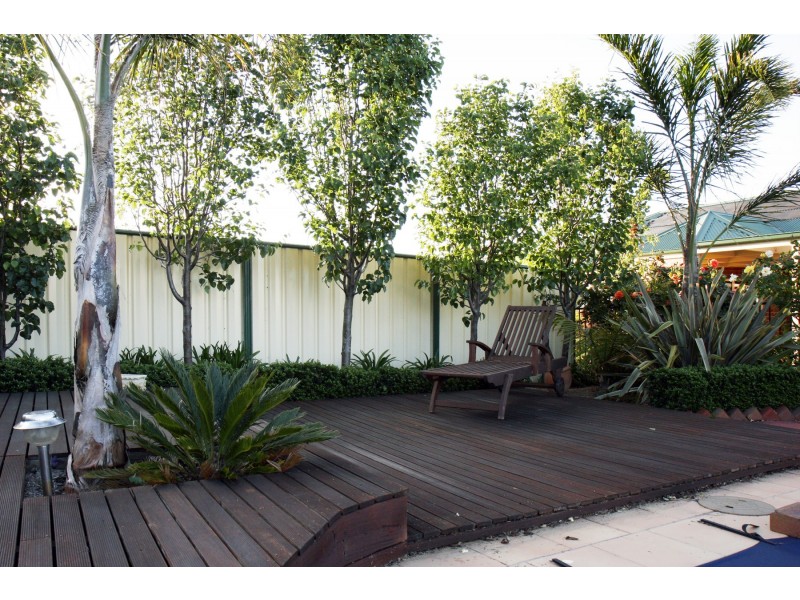 18 Earls Court, Longford VIC 3851