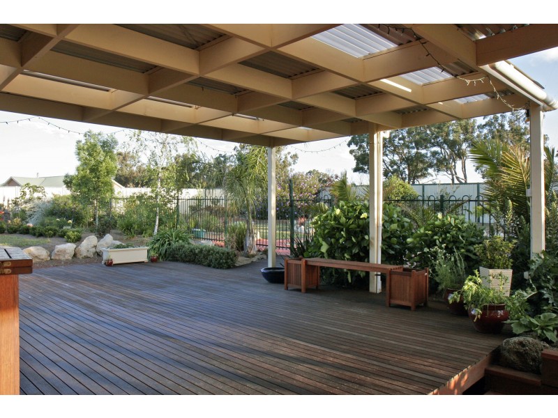 18 Earls Court, Longford VIC 3851