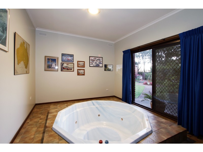 52 Blandfords Lane, Stratford VIC 3862