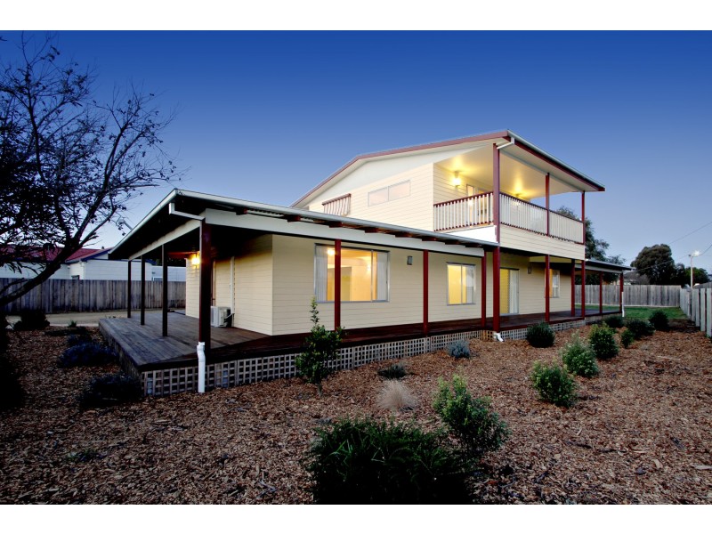 14 McFarlane Street, Stratford VIC 3862