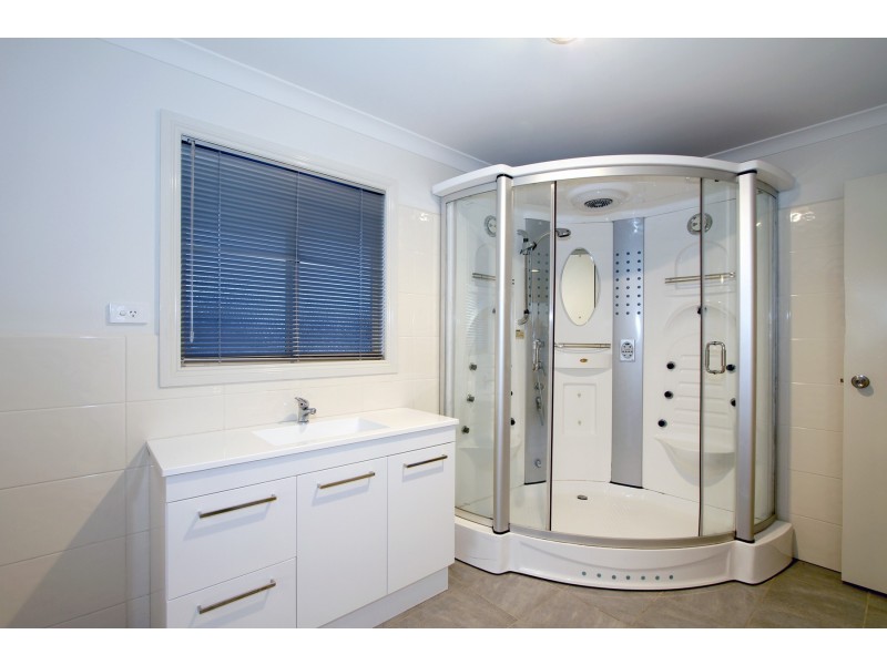 14 McFarlane Street, Stratford VIC 3862