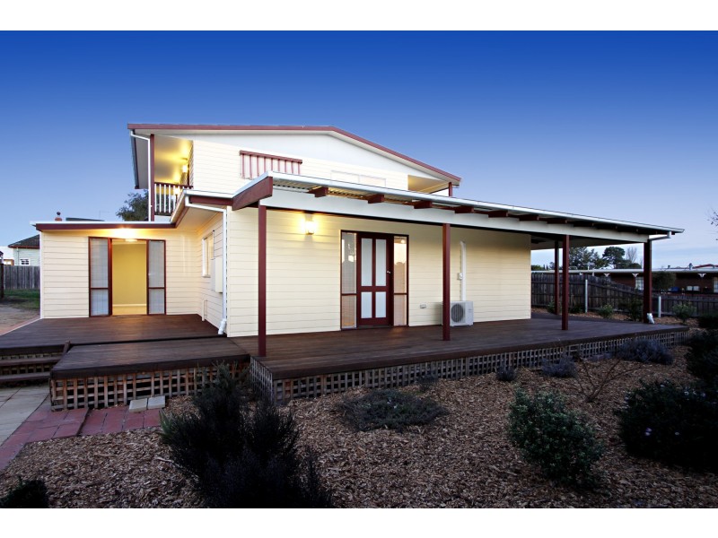 14 McFarlane Street, Stratford VIC 3862