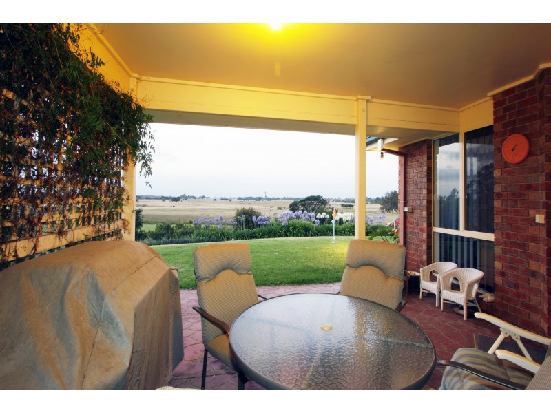 14 Finegan Court, Sale VIC 3850