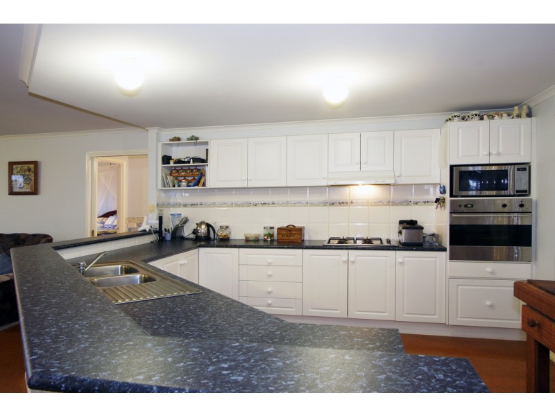 14 Finegan Court, Sale VIC 3850