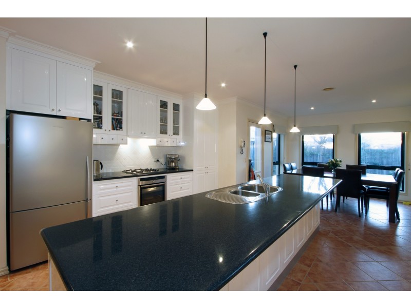 10 Lynton Place, Sale VIC 3850