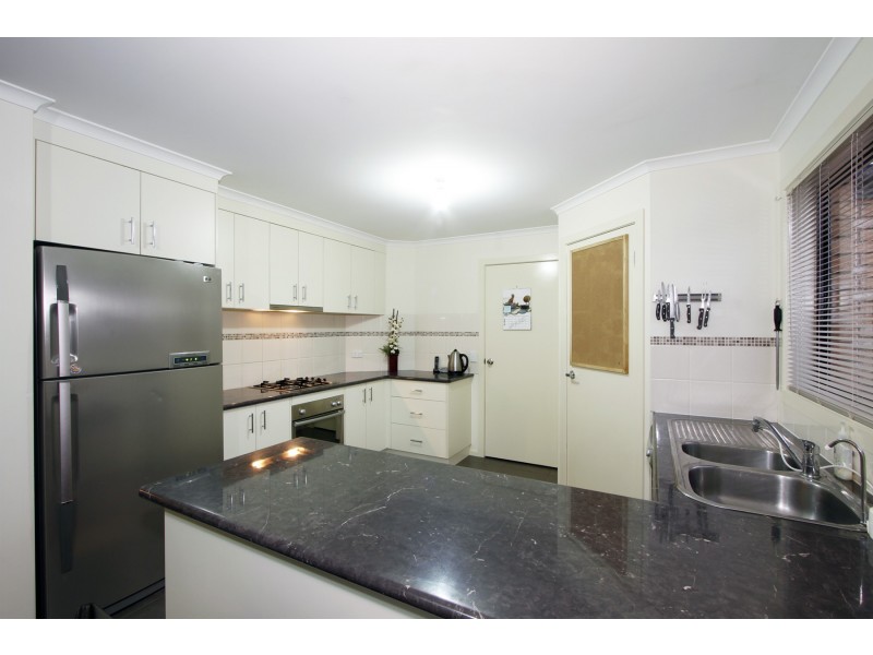 18 Dryden Place, Sale VIC 3850