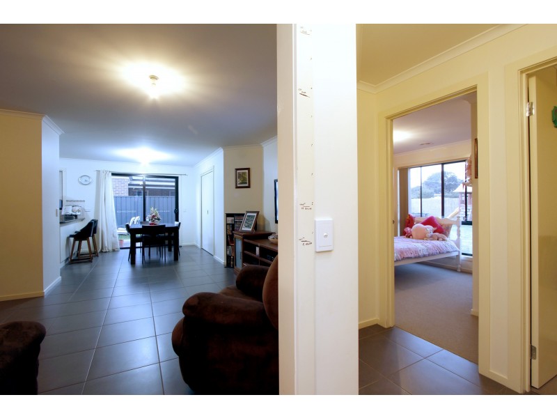 18 Dryden Place, Sale VIC 3850