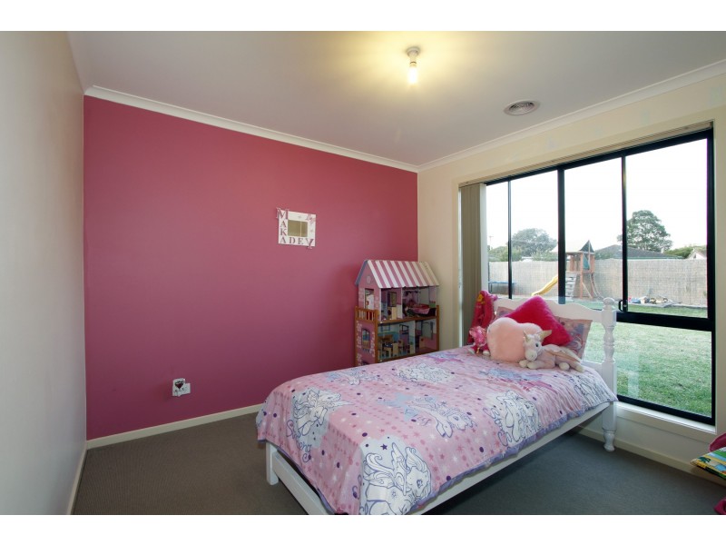 18 Dryden Place, Sale VIC 3850
