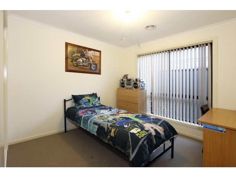 18 Dryden Place, Sale VIC 3850