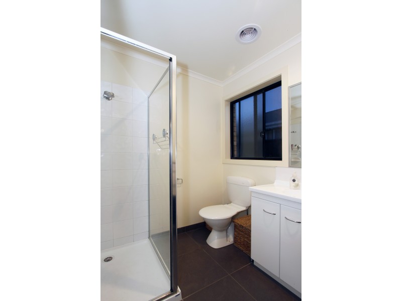 18 Dryden Place, Sale VIC 3850