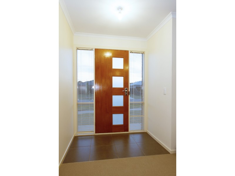 18 Dryden Place, Sale VIC 3850