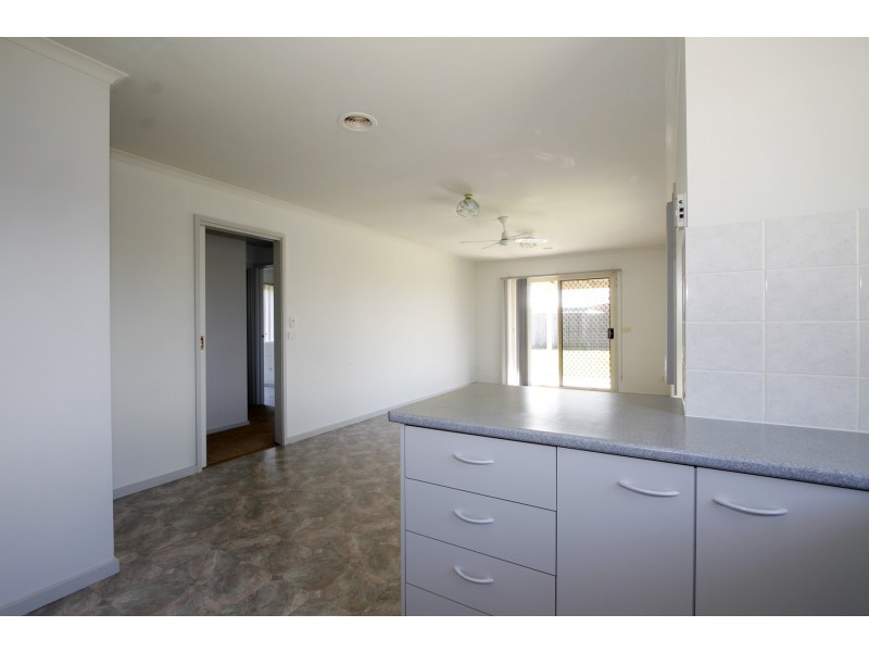 11 Kingfisher Place, Sale VIC 3850