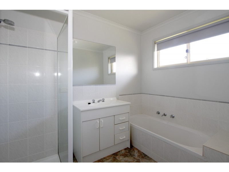 11 Kingfisher Place, Sale VIC 3850