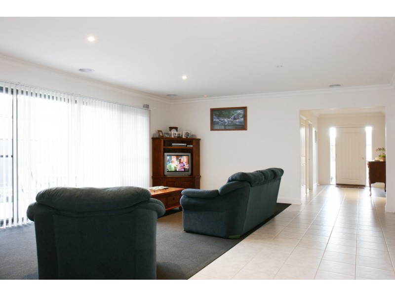 3 Krista Court, Sale VIC 3850