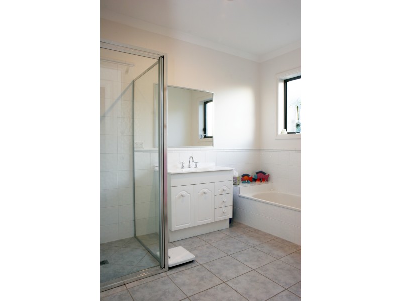 3 Krista Court, Sale VIC 3850