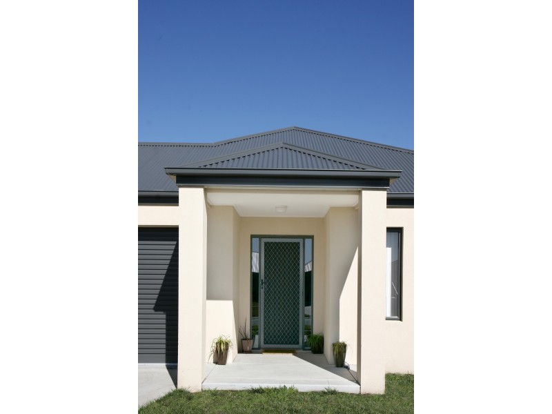 3 Krista Court, Sale VIC 3850
