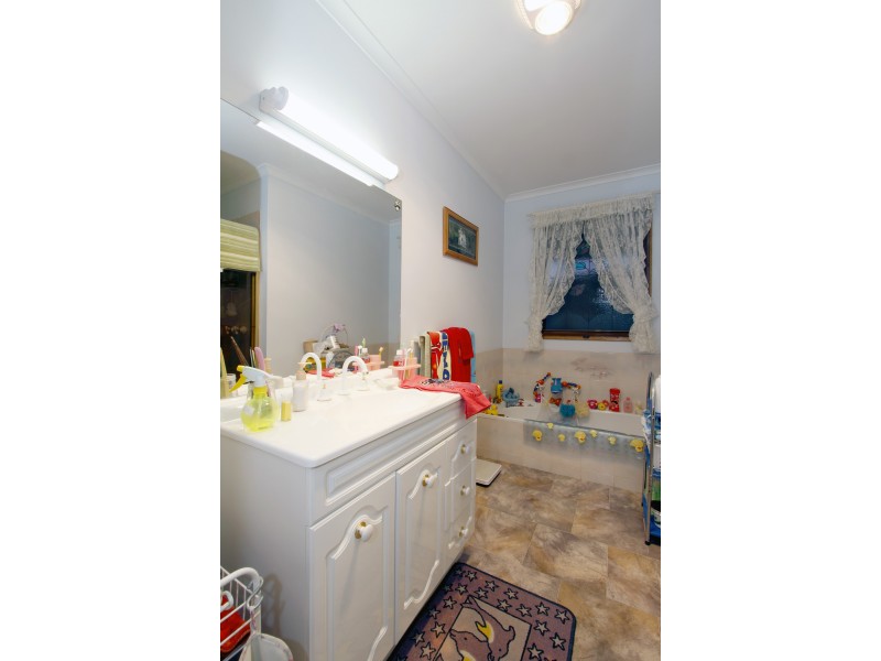 28 Wyndham Street, Stratford VIC 3862