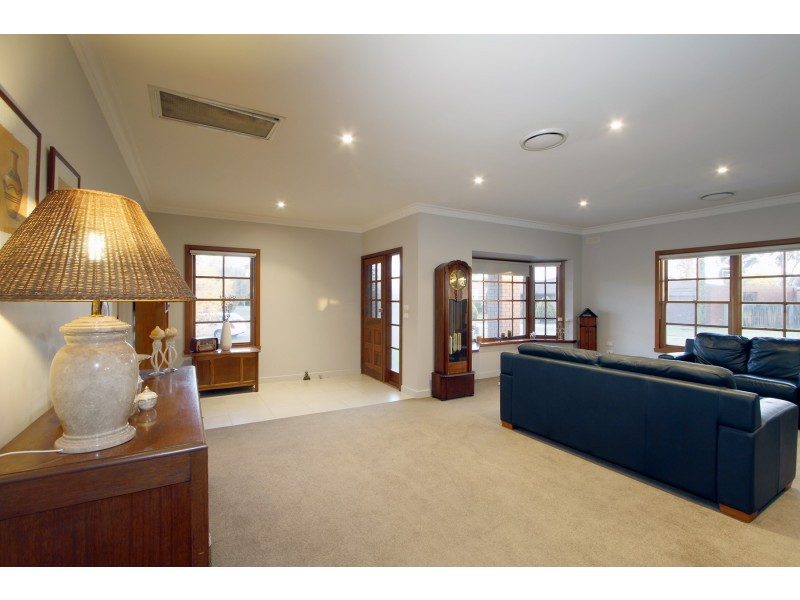 6 Kaye Court, Sale VIC 3850