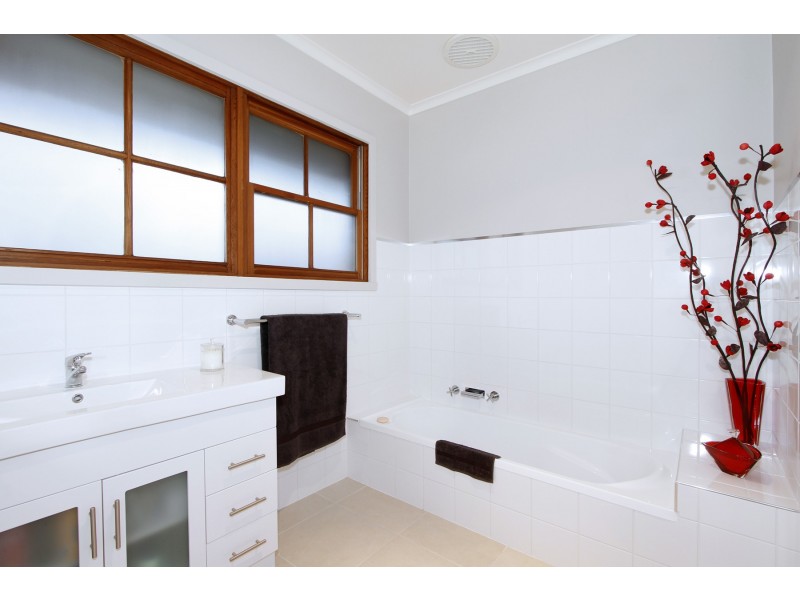 6 Kaye Court, Sale VIC 3850