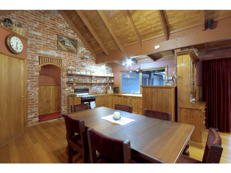 38 Sawpit Creek Road, Stratford VIC 3862