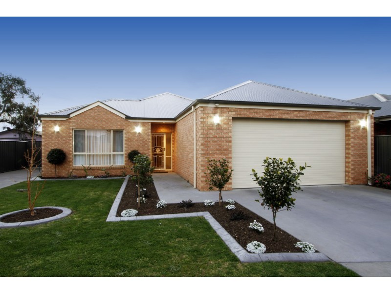 215 Guthridge Parade, Sale VIC 3850