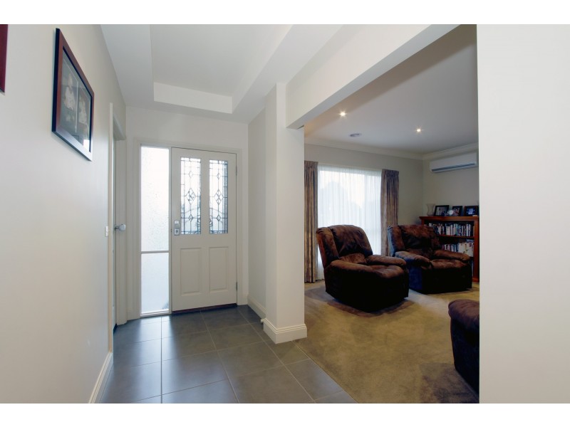 215 Guthridge Parade, Sale VIC 3850