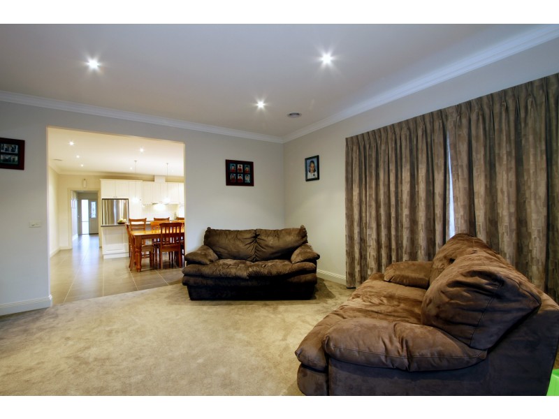 215 Guthridge Parade, Sale VIC 3850