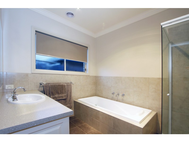 215 Guthridge Parade, Sale VIC 3850