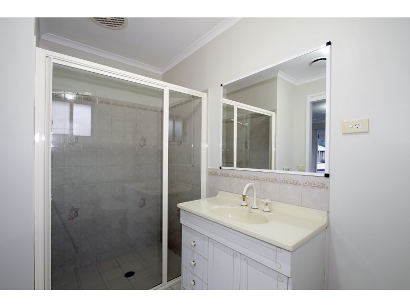 83 Montgomery Street, Sale VIC 3850