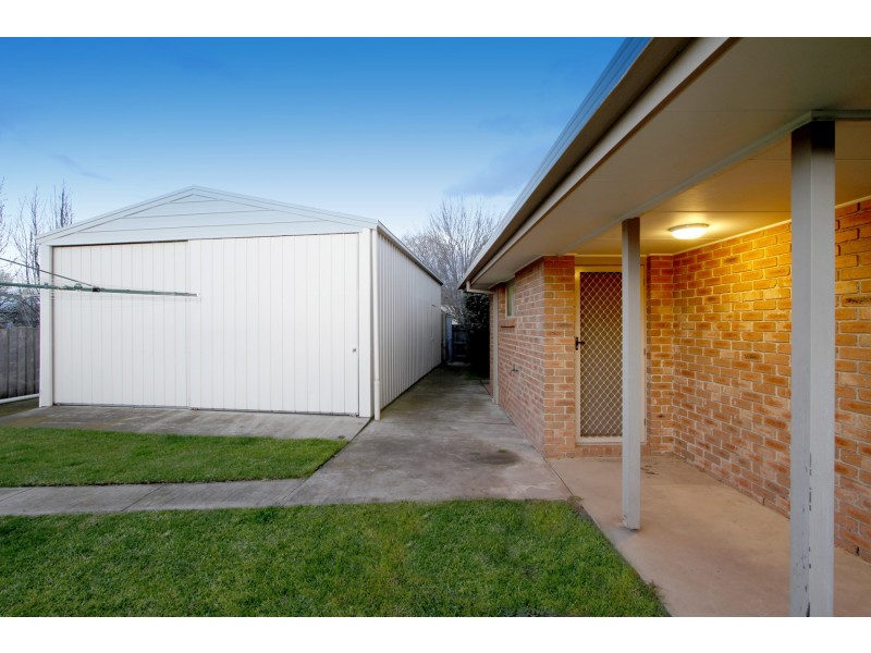 83 Montgomery Street, Sale VIC 3850