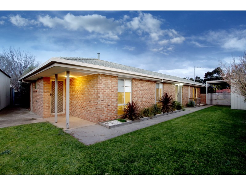 83 Montgomery Street, Sale VIC 3850