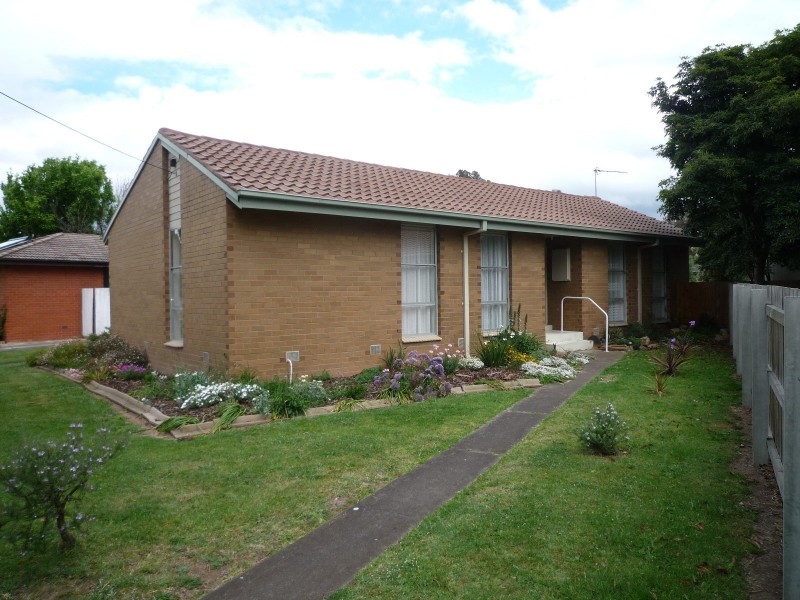 44 Jackson Avenue, Sale VIC 3850