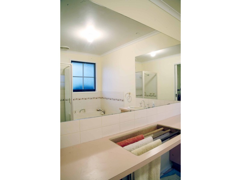 16 Acacia Court, Sale VIC 3850