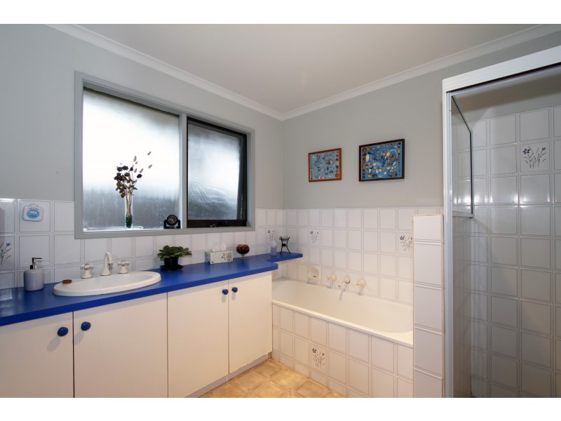 4 Sherie Court, Sale VIC 3850