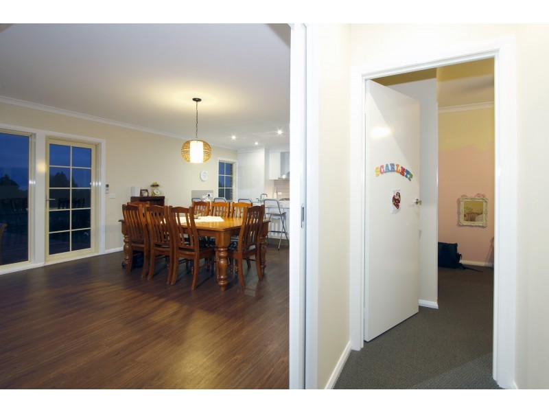 105 McColl Drive, Longford VIC 3851