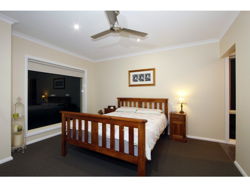 105 McColl Drive, Longford VIC 3851