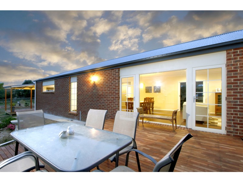 105 McColl Drive, Longford VIC 3851