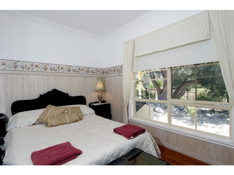 6 Celebes Court, The Honeysuckles VIC 3851