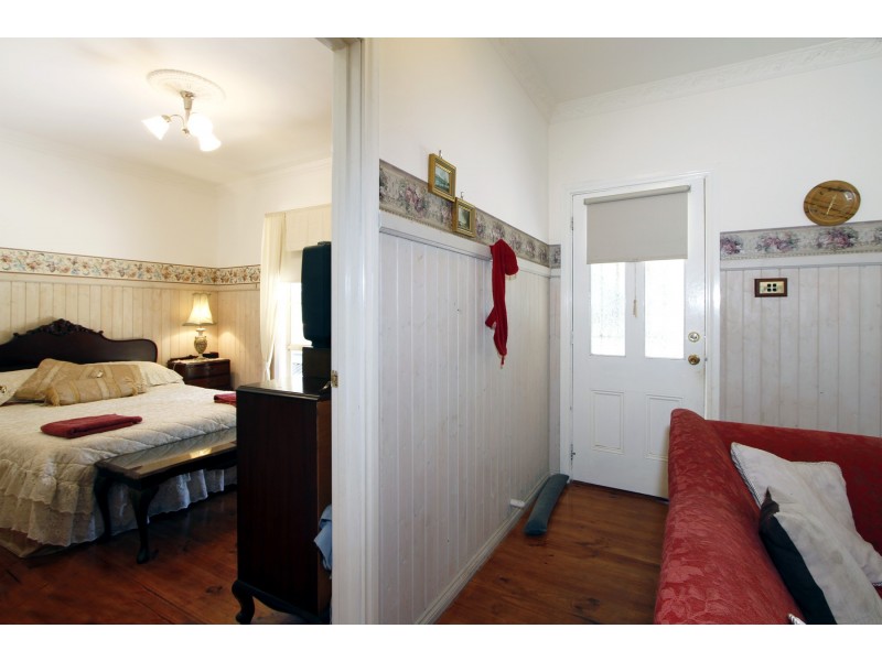 6 Celebes Court, The Honeysuckles VIC 3851