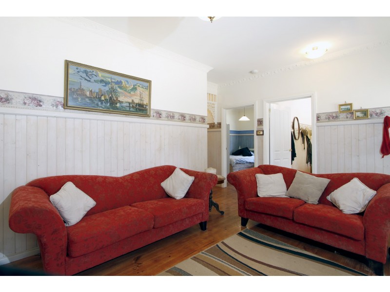 6 Celebes Court, The Honeysuckles VIC 3851