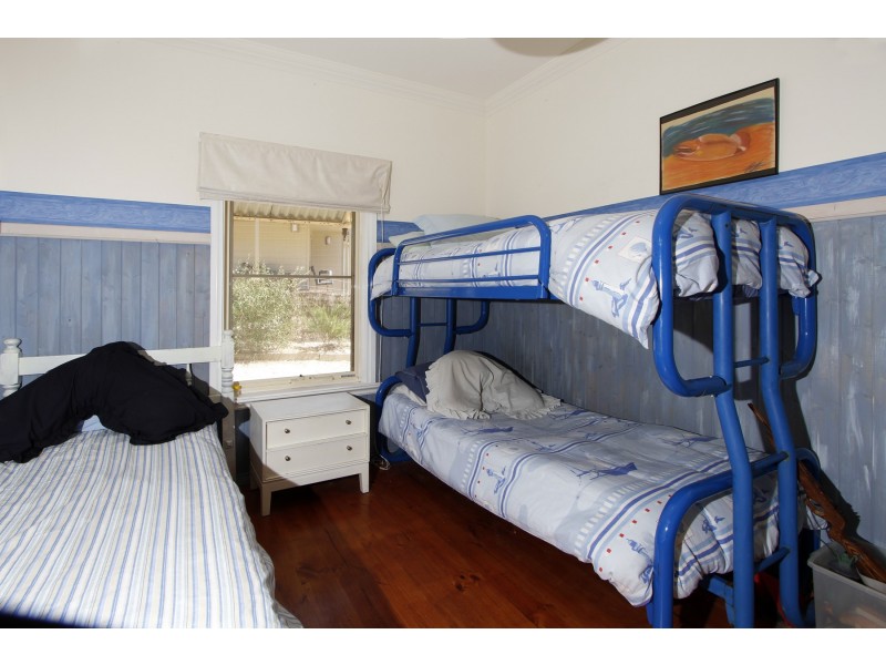 6 Celebes Court, The Honeysuckles VIC 3851